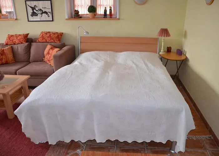 Himmelsstuebchen Und Gartenstuebchen Plön